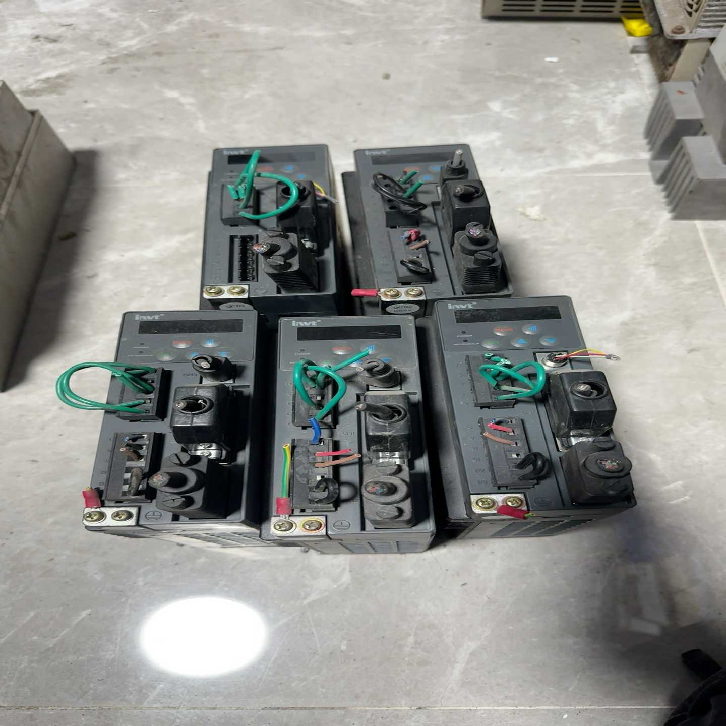 英威腾驱动器SV-DB100-0R4-2-1R，400w，拆询价