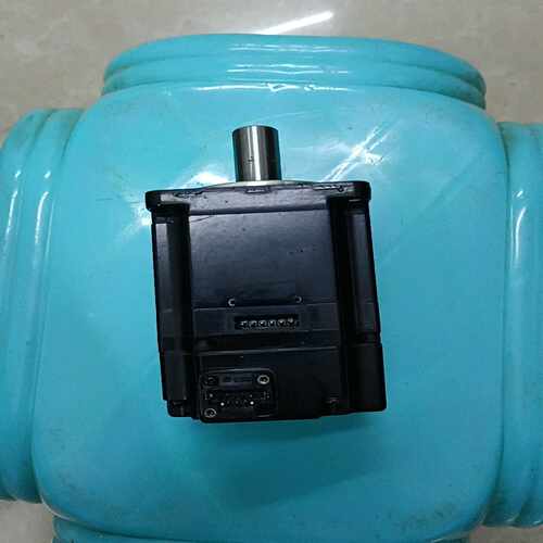 安川伺服电机SGMAS-02ACA21一个，成色看实询价