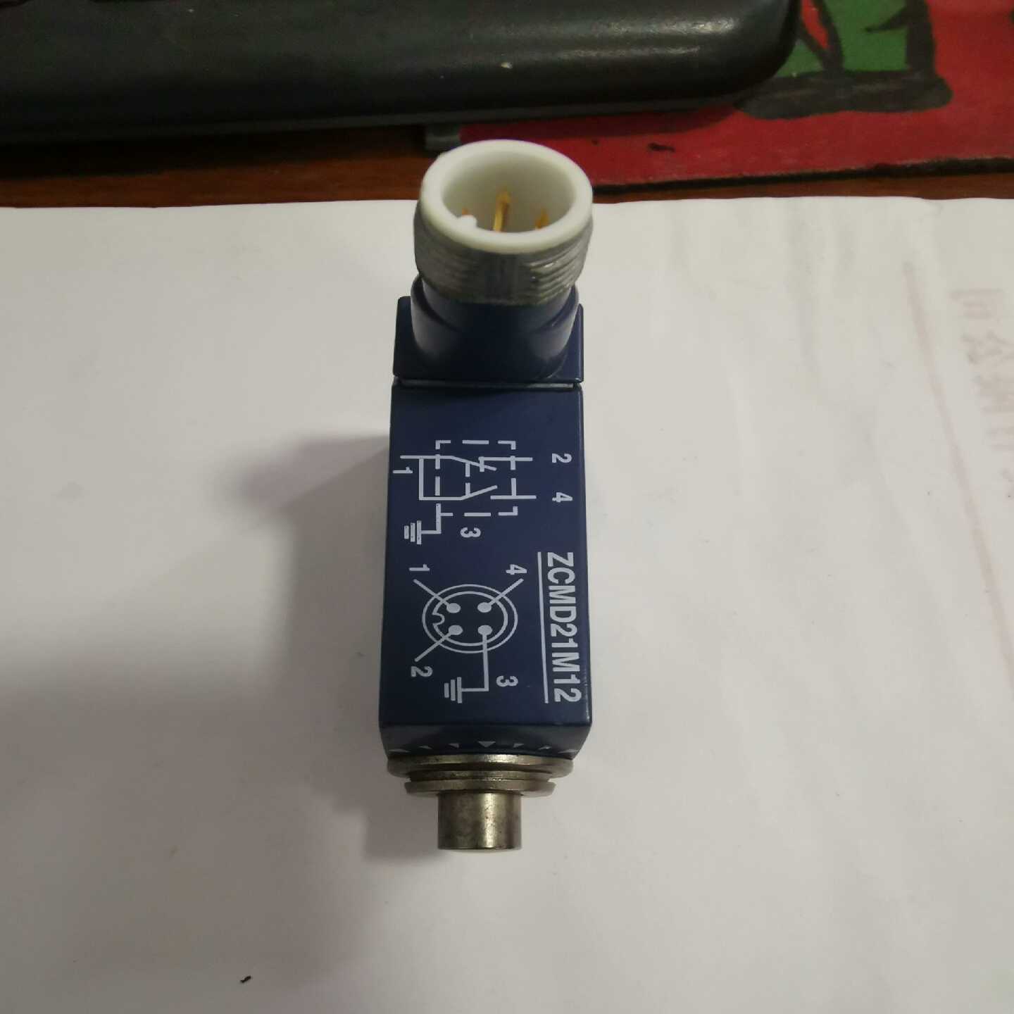 议价施限位行程开关一个M21M12成色很好便宜处理了。适用