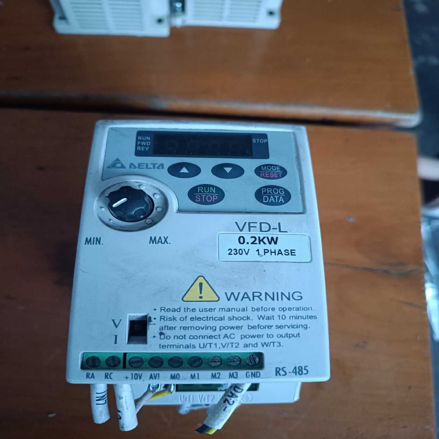 【议价】台达VFD002L21A变频器实物图议价适用