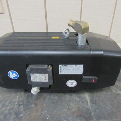 BUSCH SV1025C000 SECO VACUUM PUMP XLNT USED TAKEOUT  MAKE OF