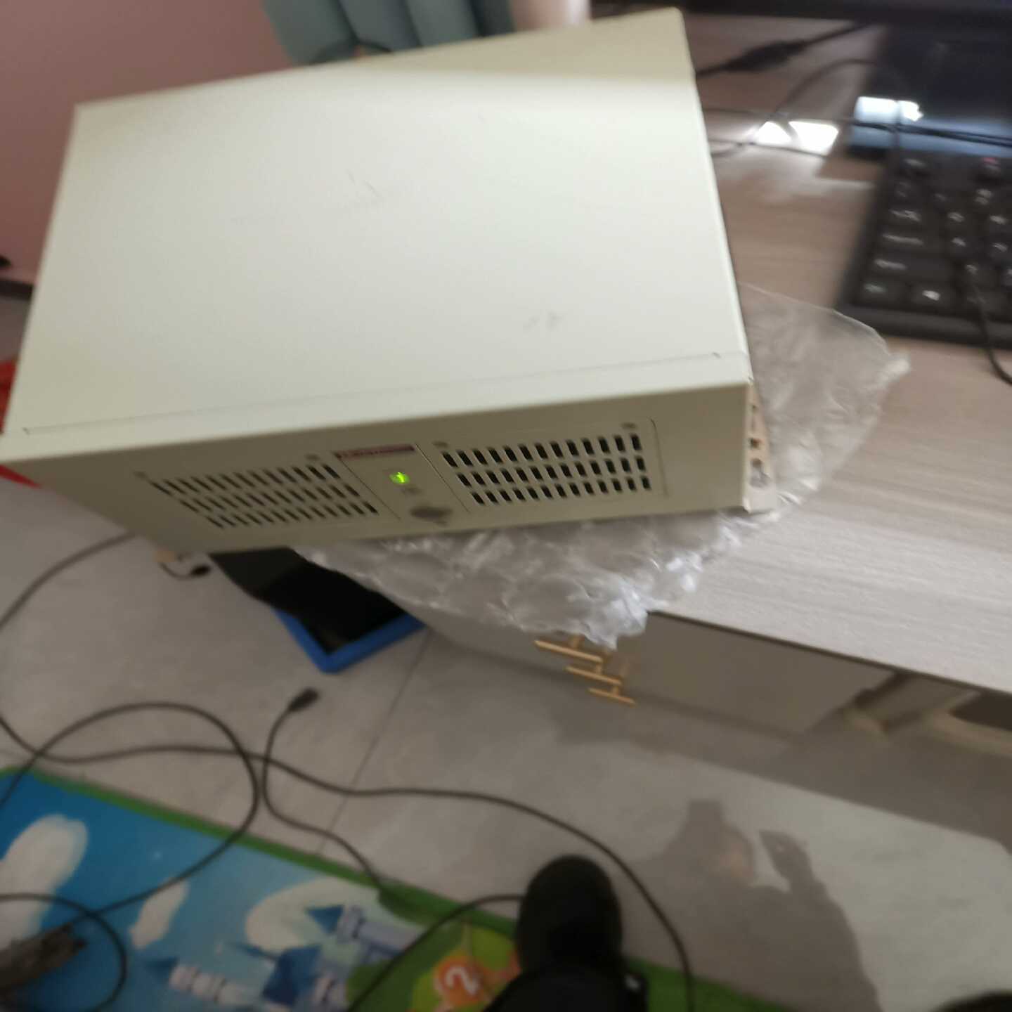 咨询-艾讯宏达GT6055WB工控主机，如图，还有十几台，