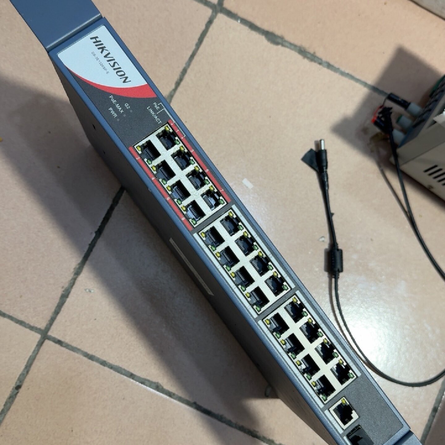 海康威视DS3E1326SPE以太网交换机成色如图单-议价