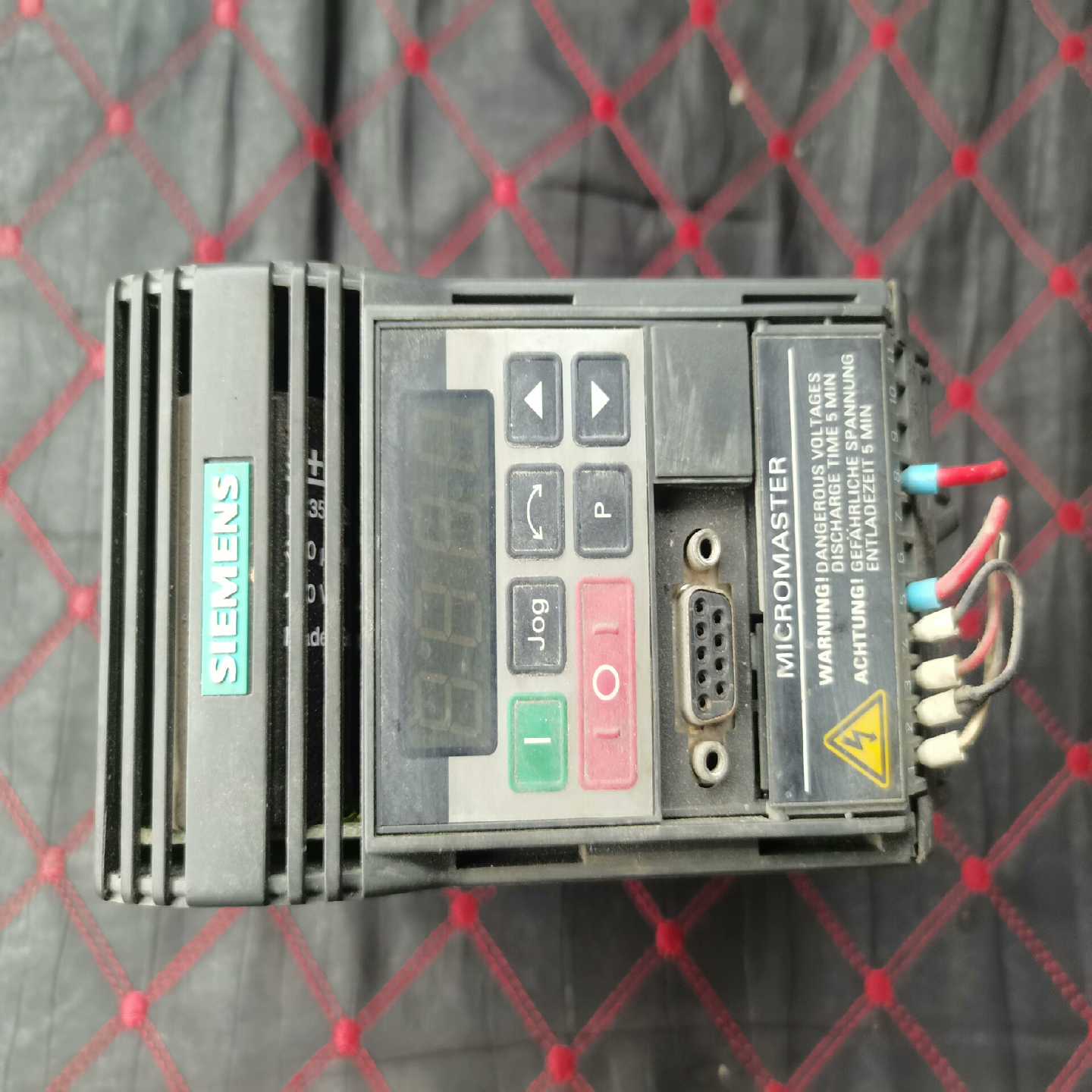 变频器6SE9214-0DA40固定脚断了一个询价