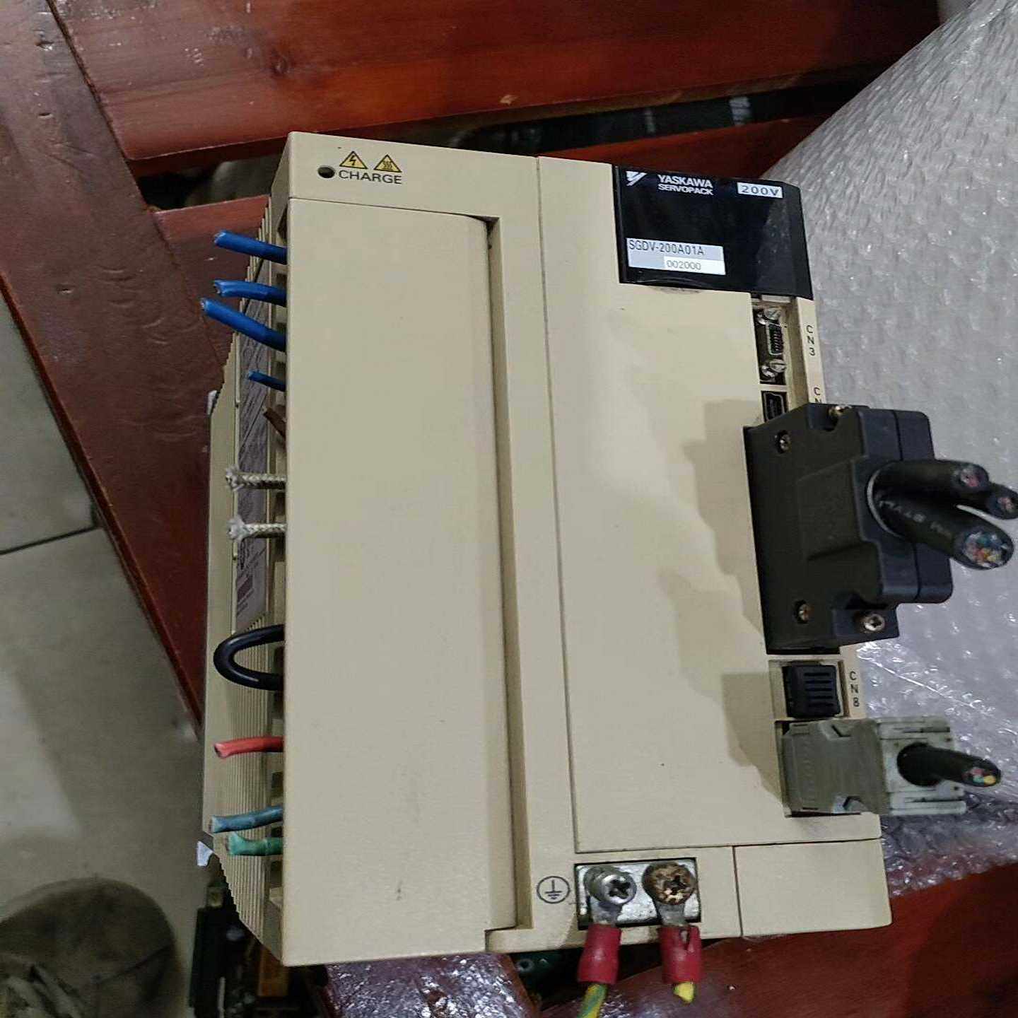 议价安川SGDV-200A01A驱动器，功能完好，拆机成色可以，