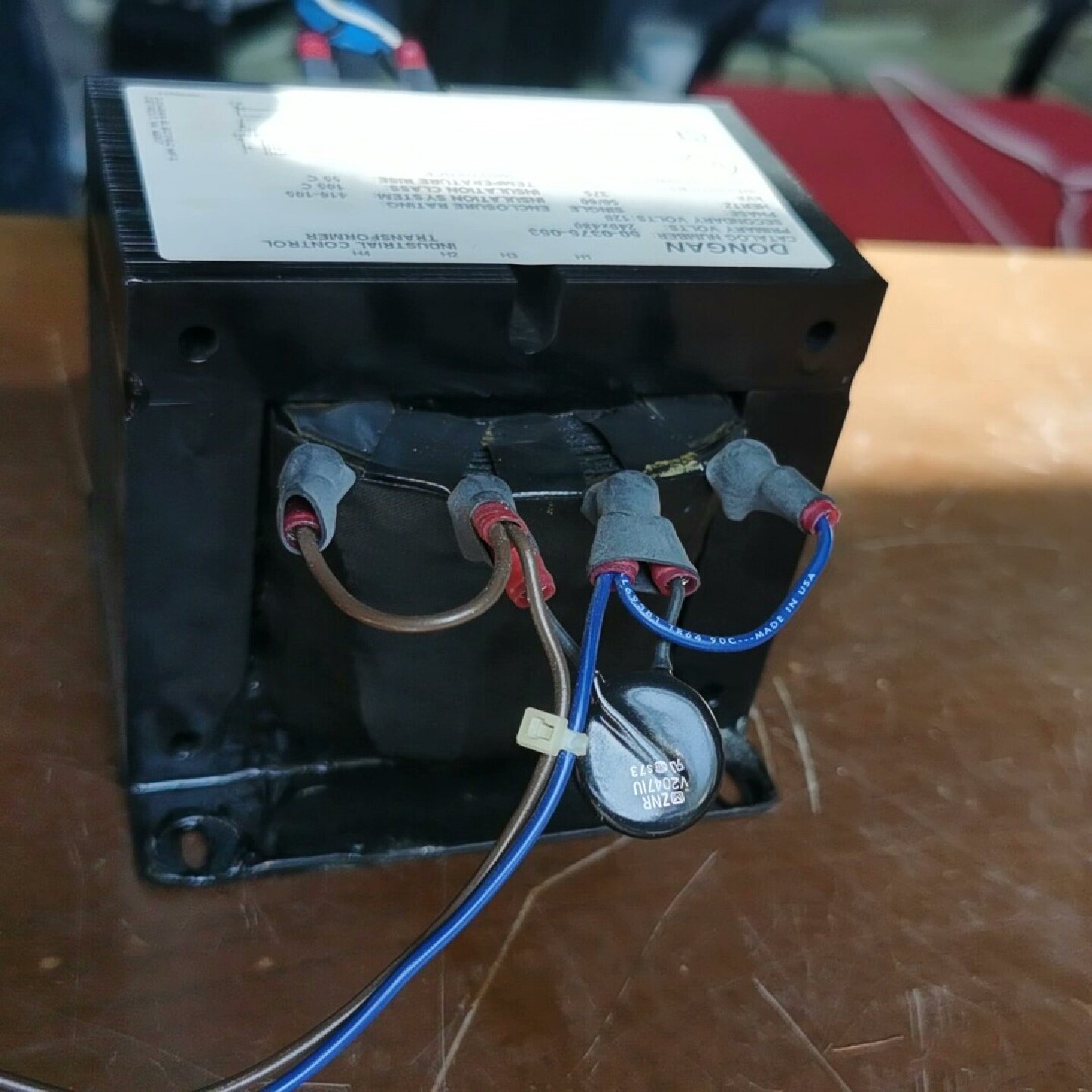 美国进口Dongan黑牛变压器，220-480转110Ｖ隔离--议价商品