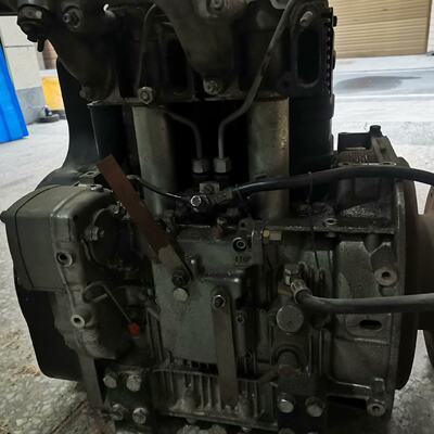 议价意大利隆巴迪尼双缸柴油机两台有意老板联系缺件价格私聊议价