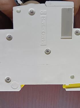 施耐德小型断路器iC65N3PD1A