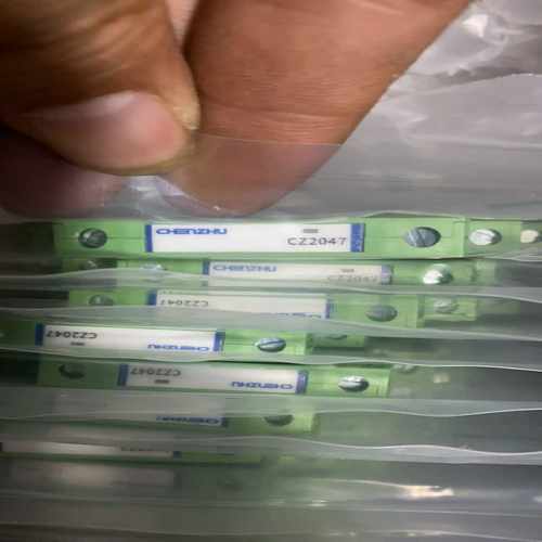 大量辰竹信号隔离器处理，型号CZ2047，全新未拆封，共有几-询价
