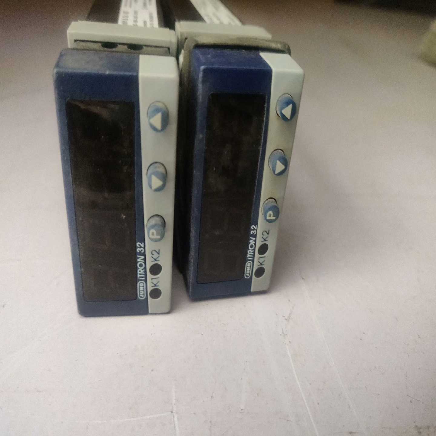 久茂温控器iTRON32702040/88-888询价