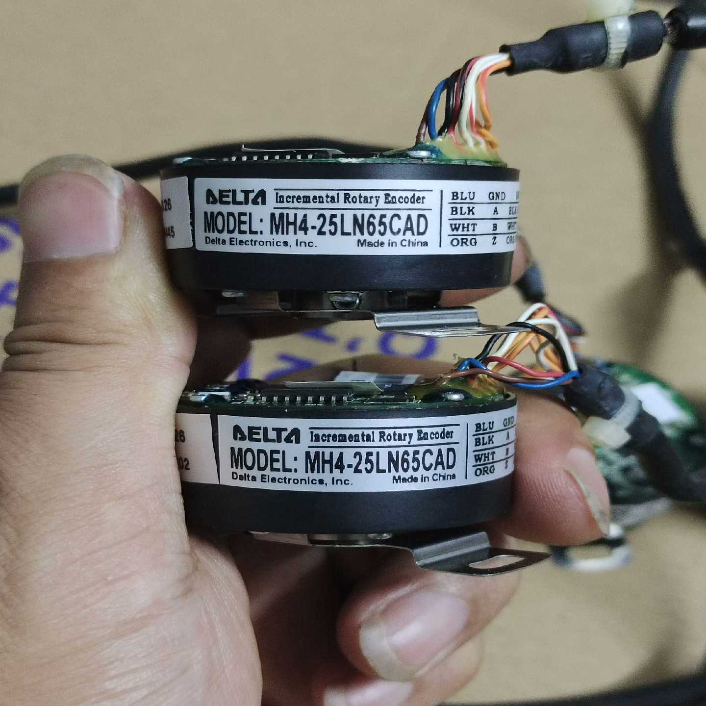 台达编码器MH4-25LN65CAD.成色不错如图，功能询价