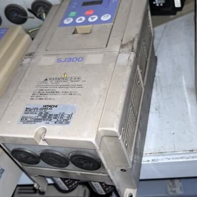 议价Hitachi Inverter Sj300055HfeKd 5.5Kw7 For Sale适用