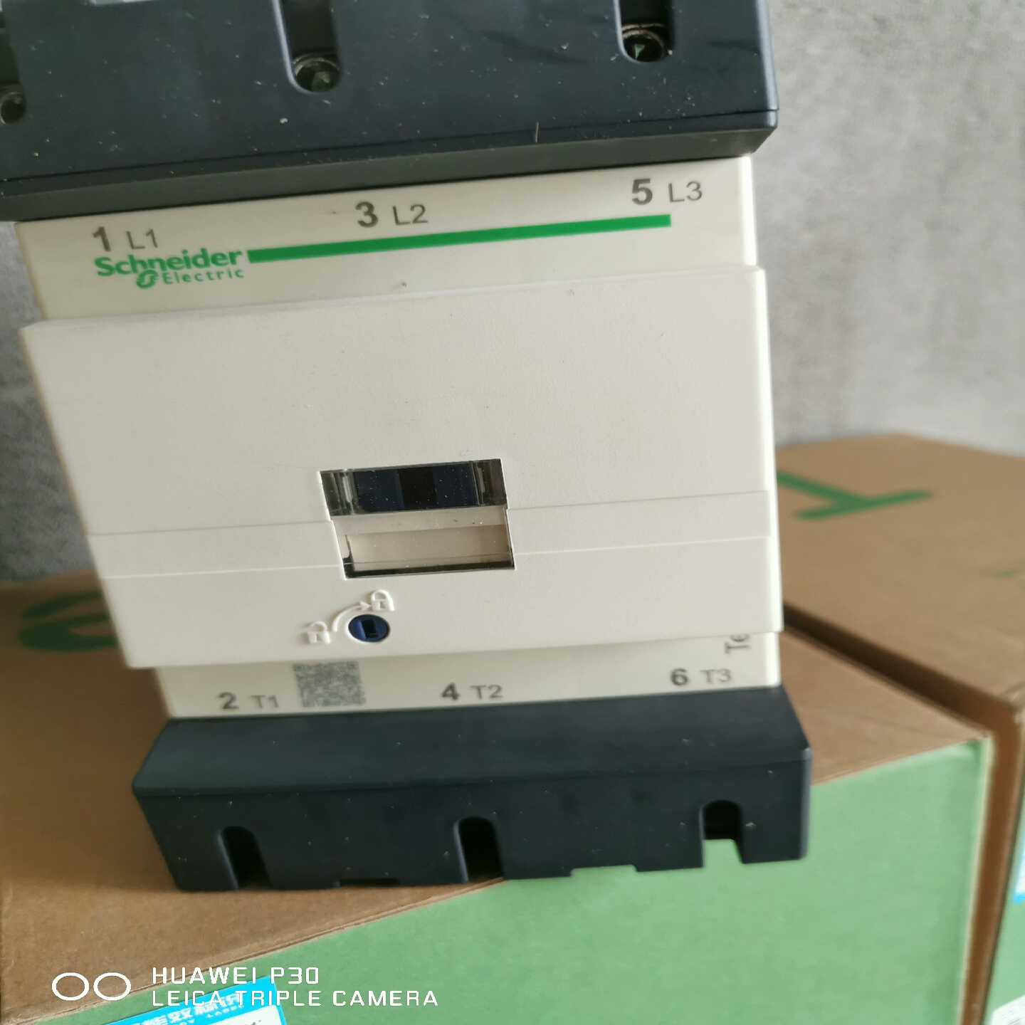 议价施耐德接触器LC1D1500M7C220V正品全新原装，数现货/维修