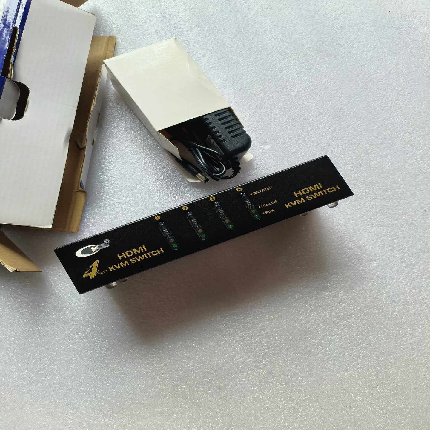 全新希可尔HDMI KVM切换器 CKL-94H，图片是实物