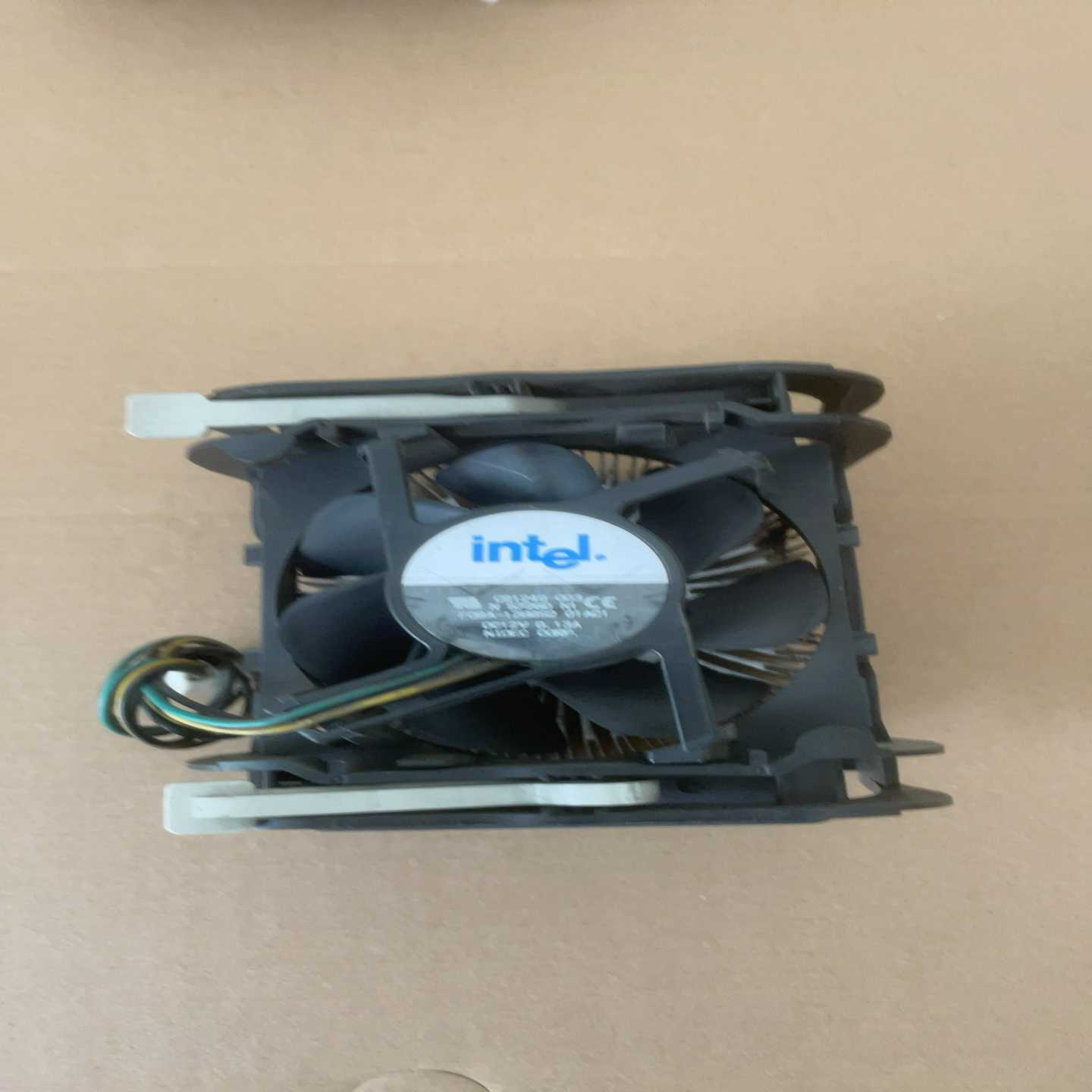 英特尔原装CPU散热器 铜底滚珠风扇 功能完好--议价商品