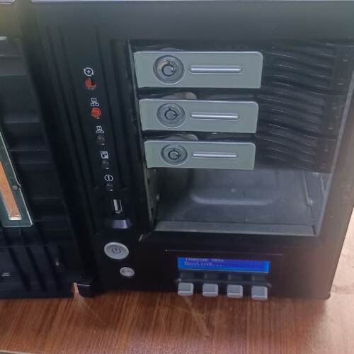 色卡司Thecus N5500五盘位NAS网络存储器，议价