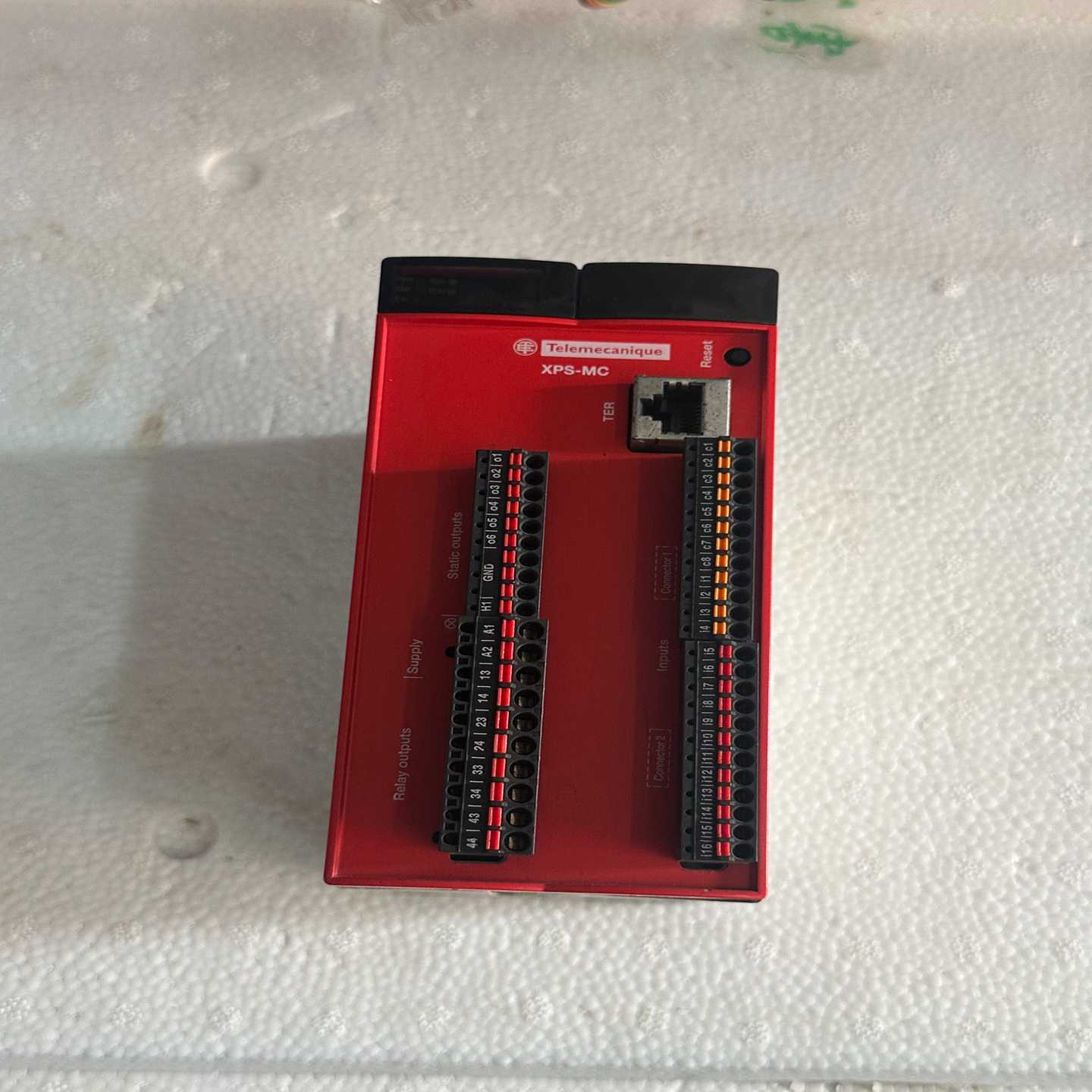 拆机件施耐德XPS-MC控制器，型号XPSMC16Z，--议价商品