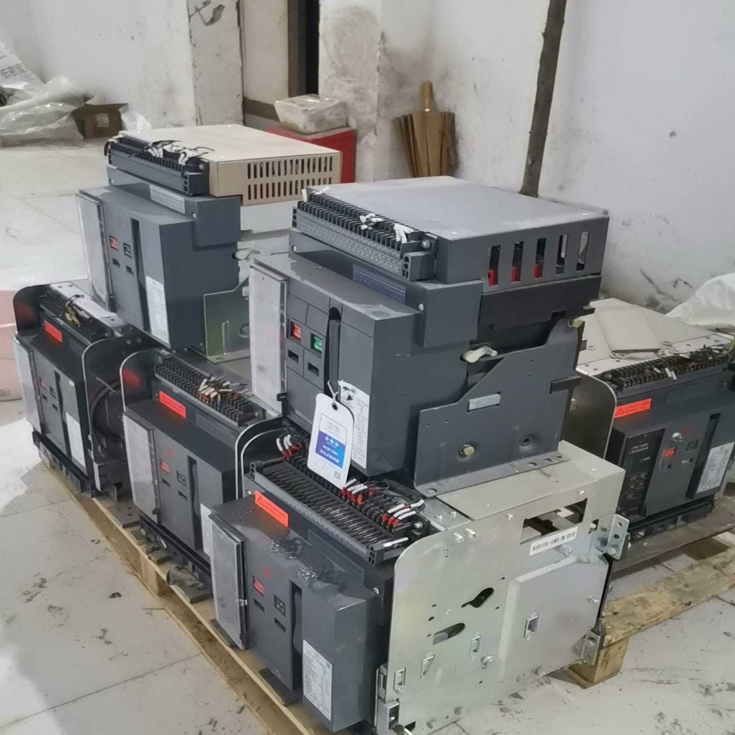 常熟万能式断路器CW1-2000询价