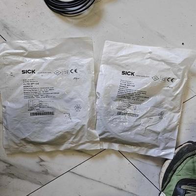 SICKFA光电开关VL12-2P132传感器全新两个，