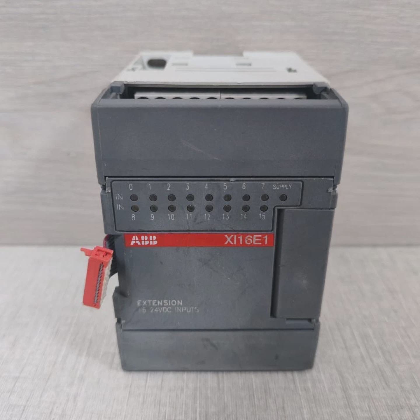 ABB XI16E1E4.0 Extension Digital Input Module 16 24VDC INPUT - 实物图
