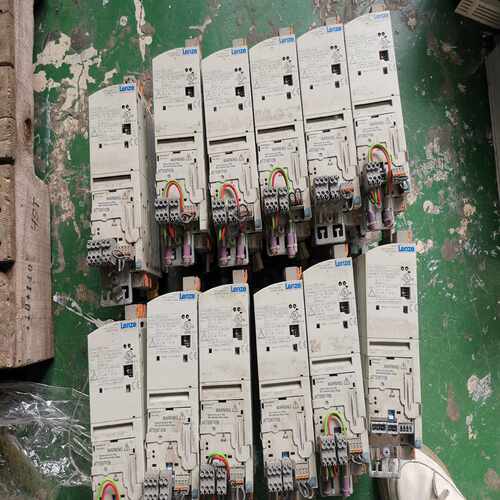 变频器E82EV751-4C200原装成色实物，