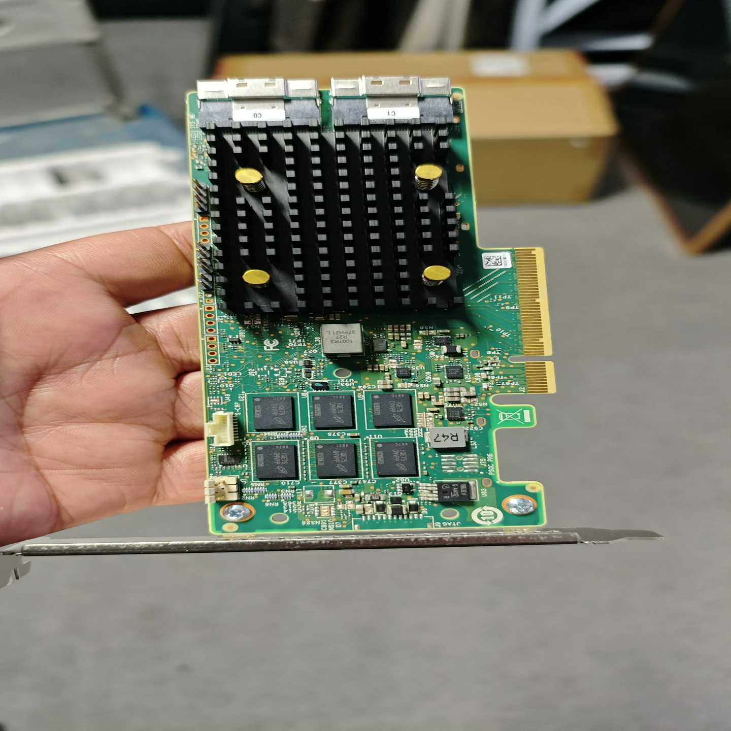 原厂全新机拆机9560-16i8G阵列卡，数量十几张400--议价商品