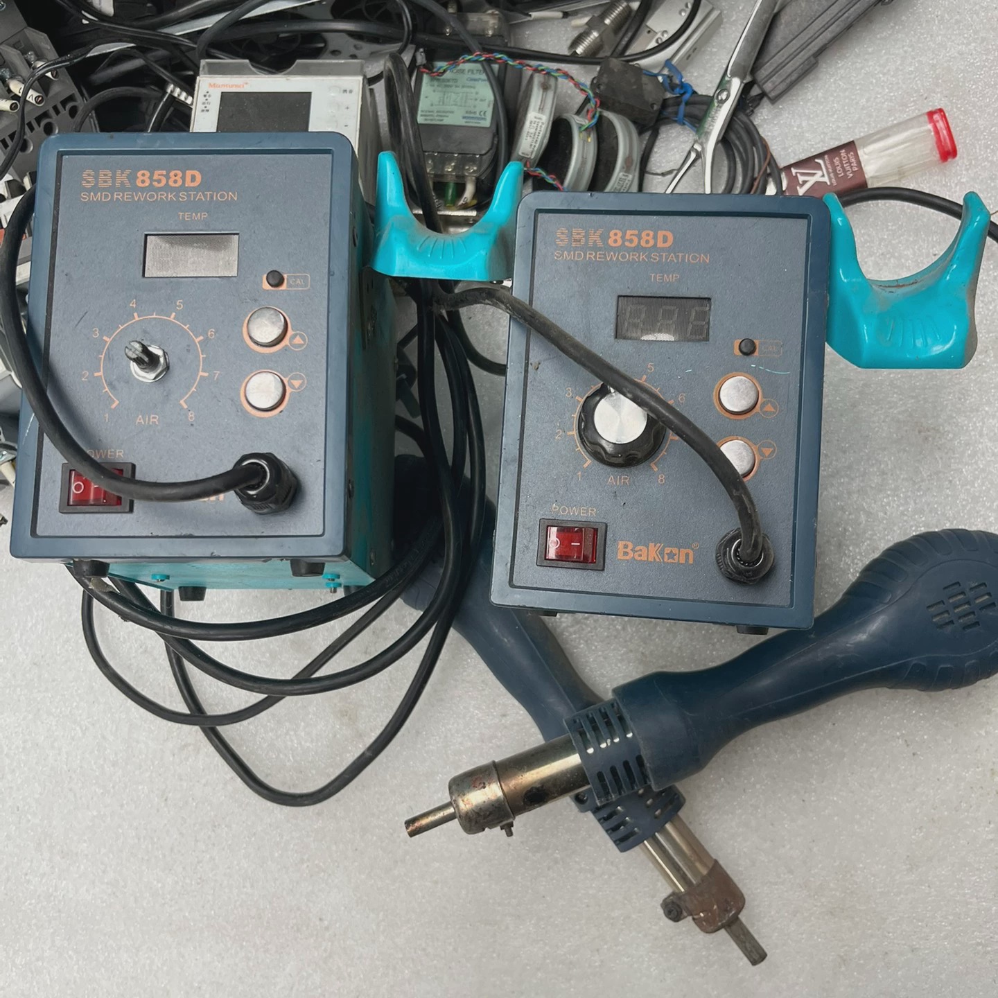 议价白光热风枪SBK858D成色如图议价