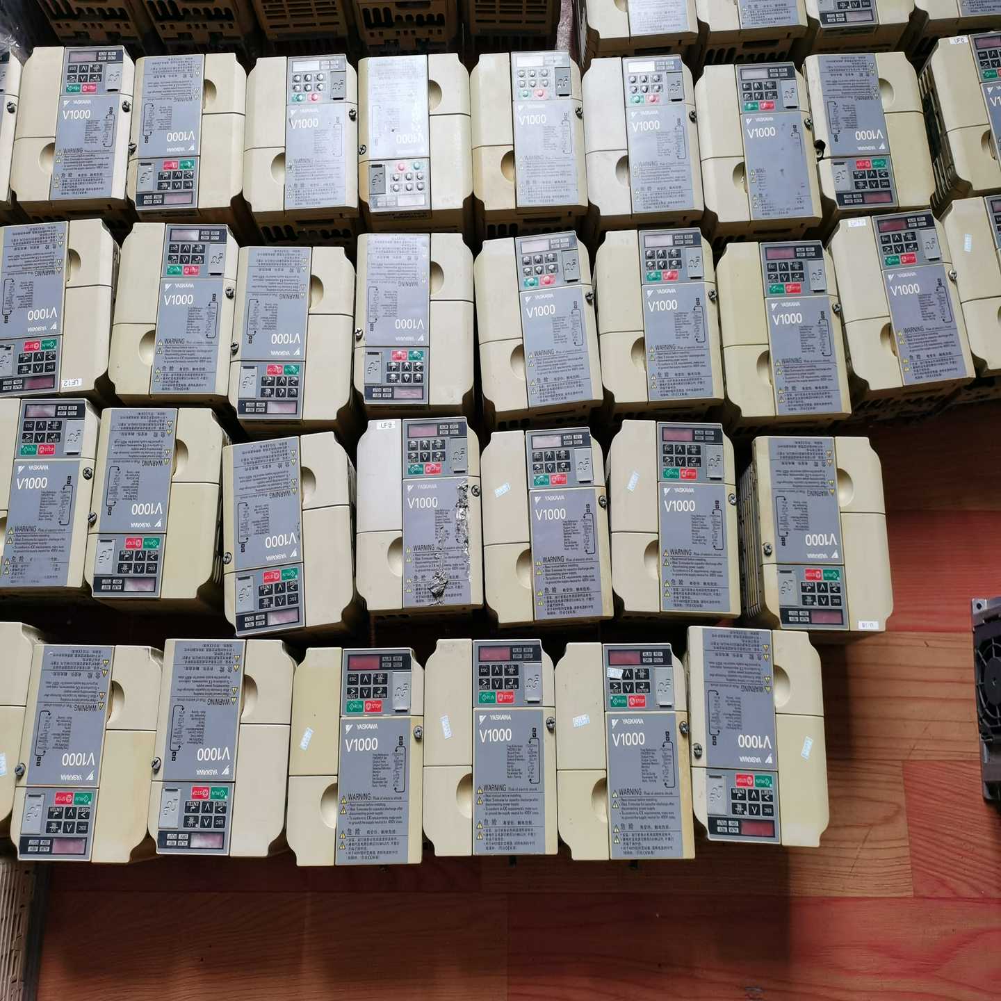 议价安川变频器V1000CIMR-VB4A0002BBA0