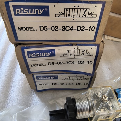 全新Risuny电磁阀型号D5023C4D210议价