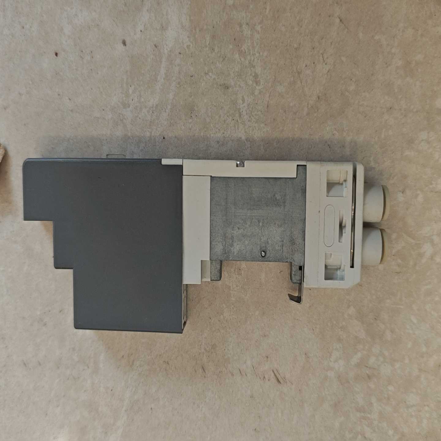 SMC电磁阀SQ1231-5-C6，全新原装，实物拍摄。日本--议价商品