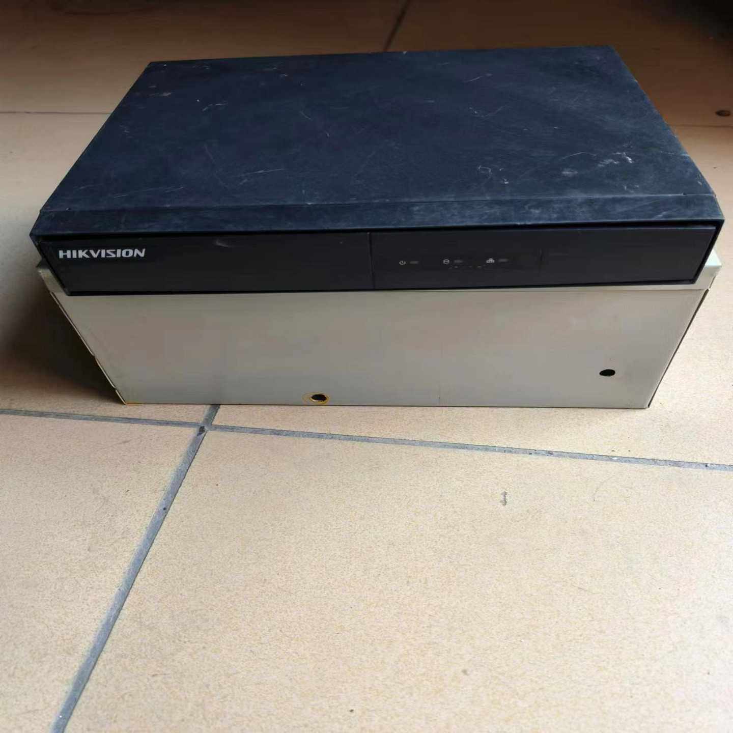 海康威视DS-7808N-F1（B)录像机，机器成色如图，功--议价商品