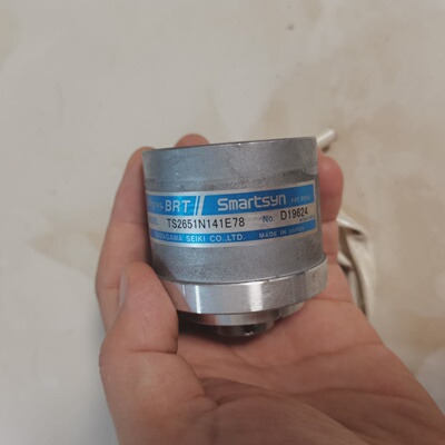 询-多摩川编码器TS2651N141E78成色很好可转动功