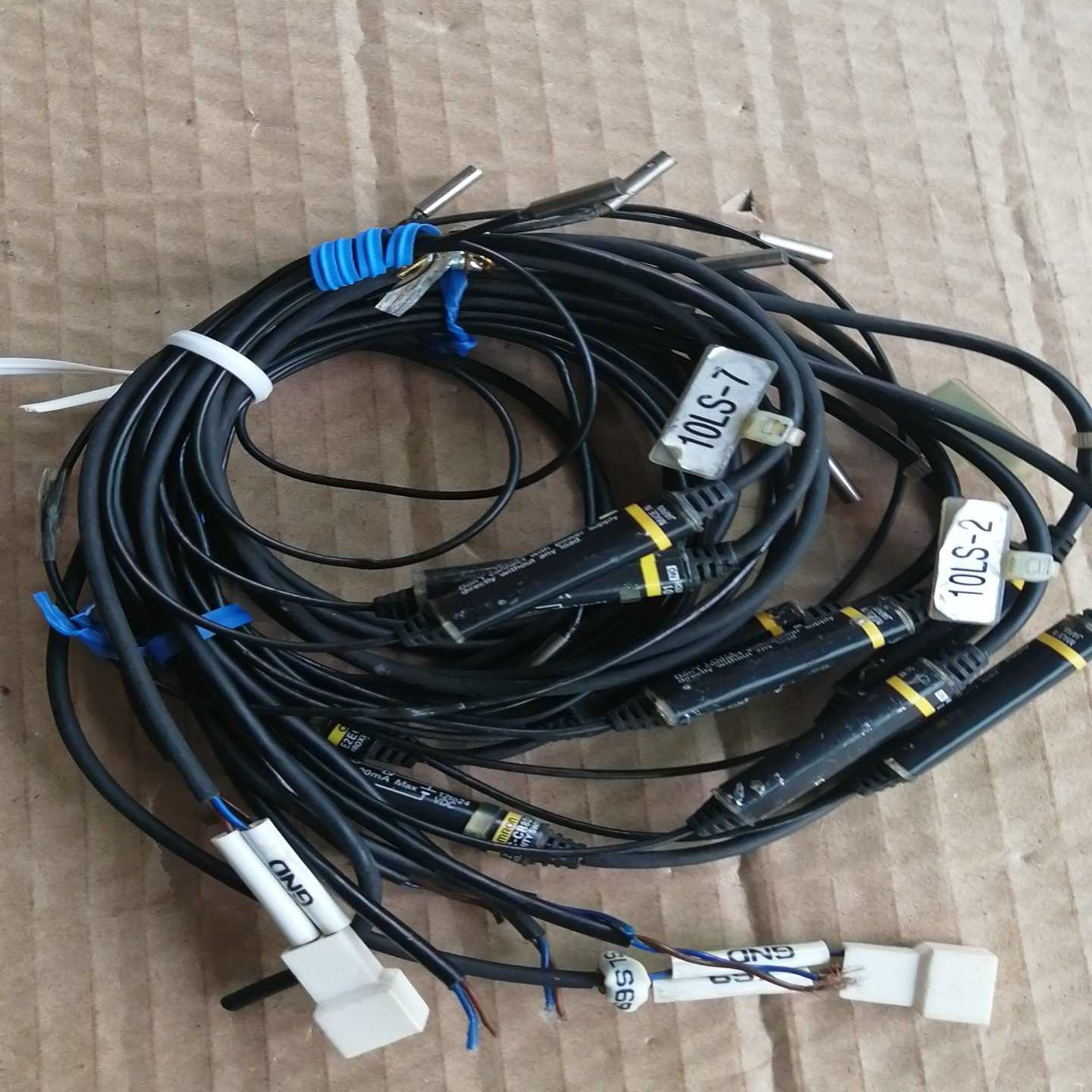 【议价】E2EC-CR8D1接近传感器，实物图片，，功适用