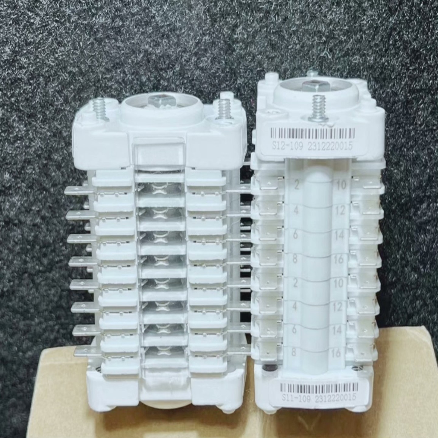 辅助开关AVX002294-03 ，8NC+8NO【落红设备】