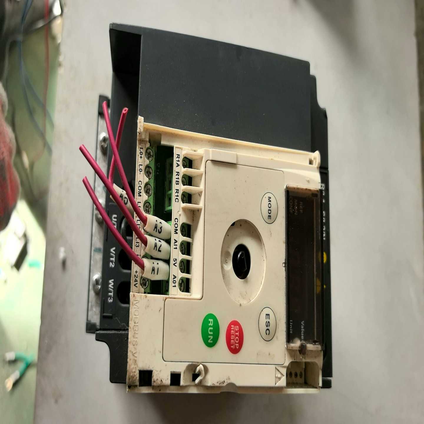 询价1.5KW变频器ATV12HU15M2实物图片成色
