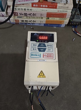 寻变频器拆机0.4KW正弦220V变频器A902T2R8B