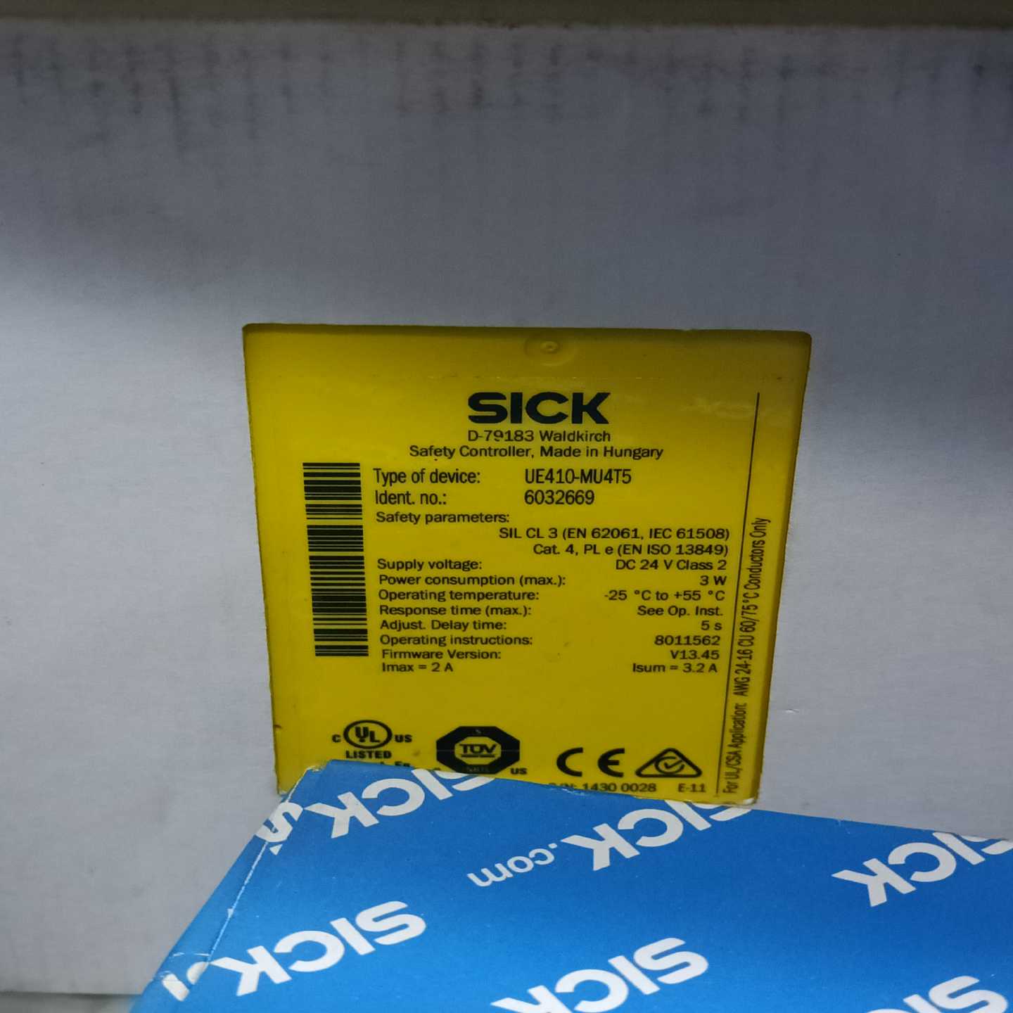 UE410-MU4T5施克安全继电器（零零电子）