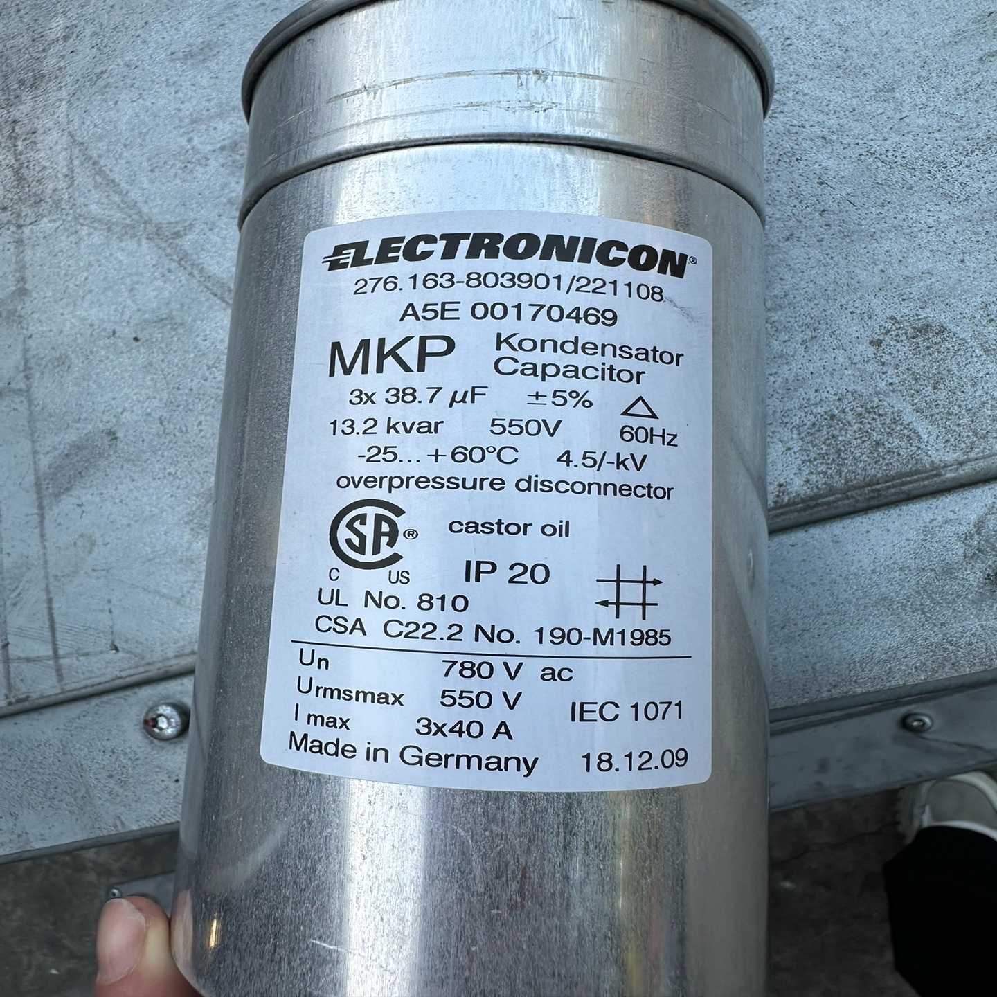 询价~A5E00170469启动电容3×38.7UF  550V包图片