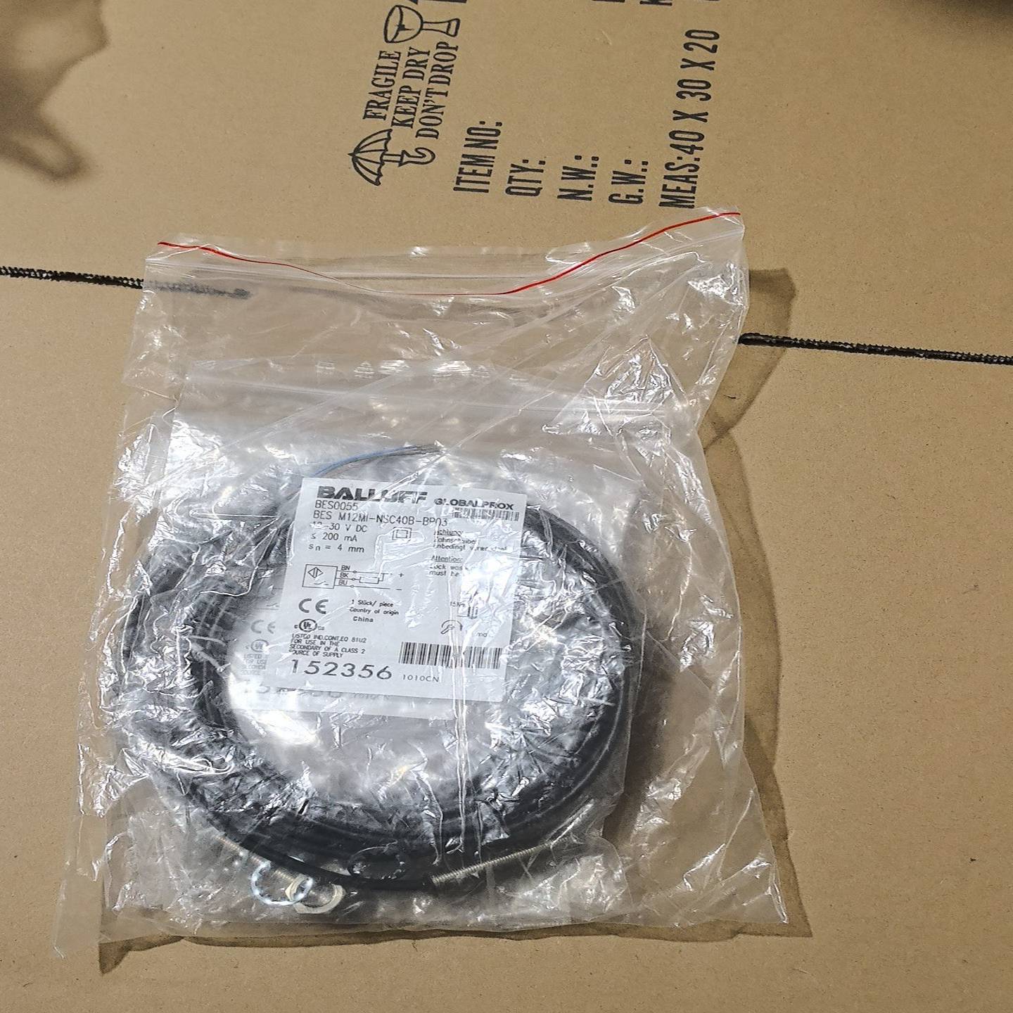 议价BES0055巴鲁夫全新原装BESM12MI-NSC40B