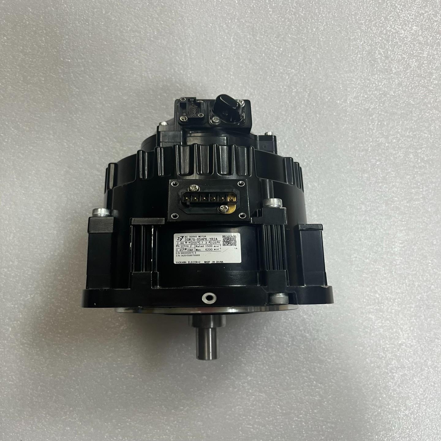SGM7G-05APK-YR2A安川机器人450瓦电机，【侨报商行】