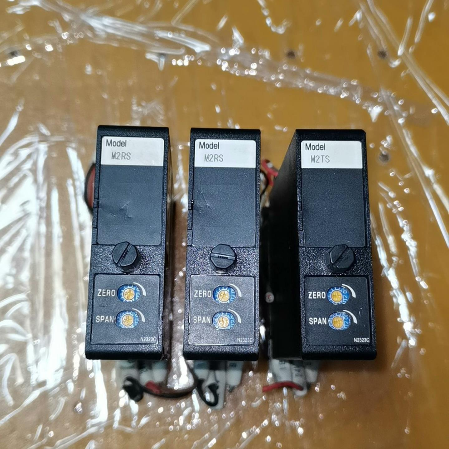 爱模信号隔离模块  M2RS-4A-R/N三个，（佳毅工控）