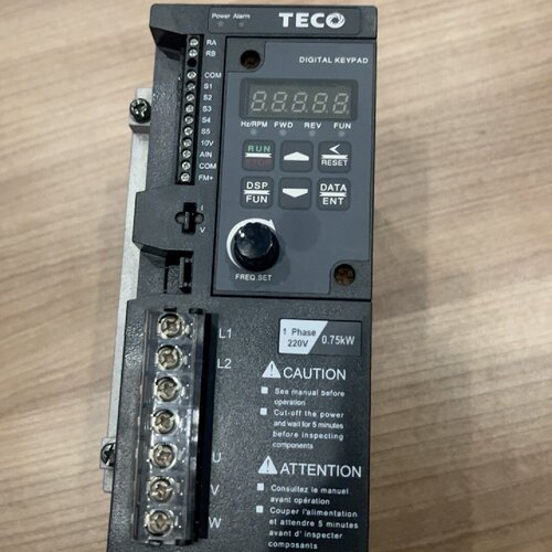 东元变频器型号S310201H1DC实物图片功能正-议价