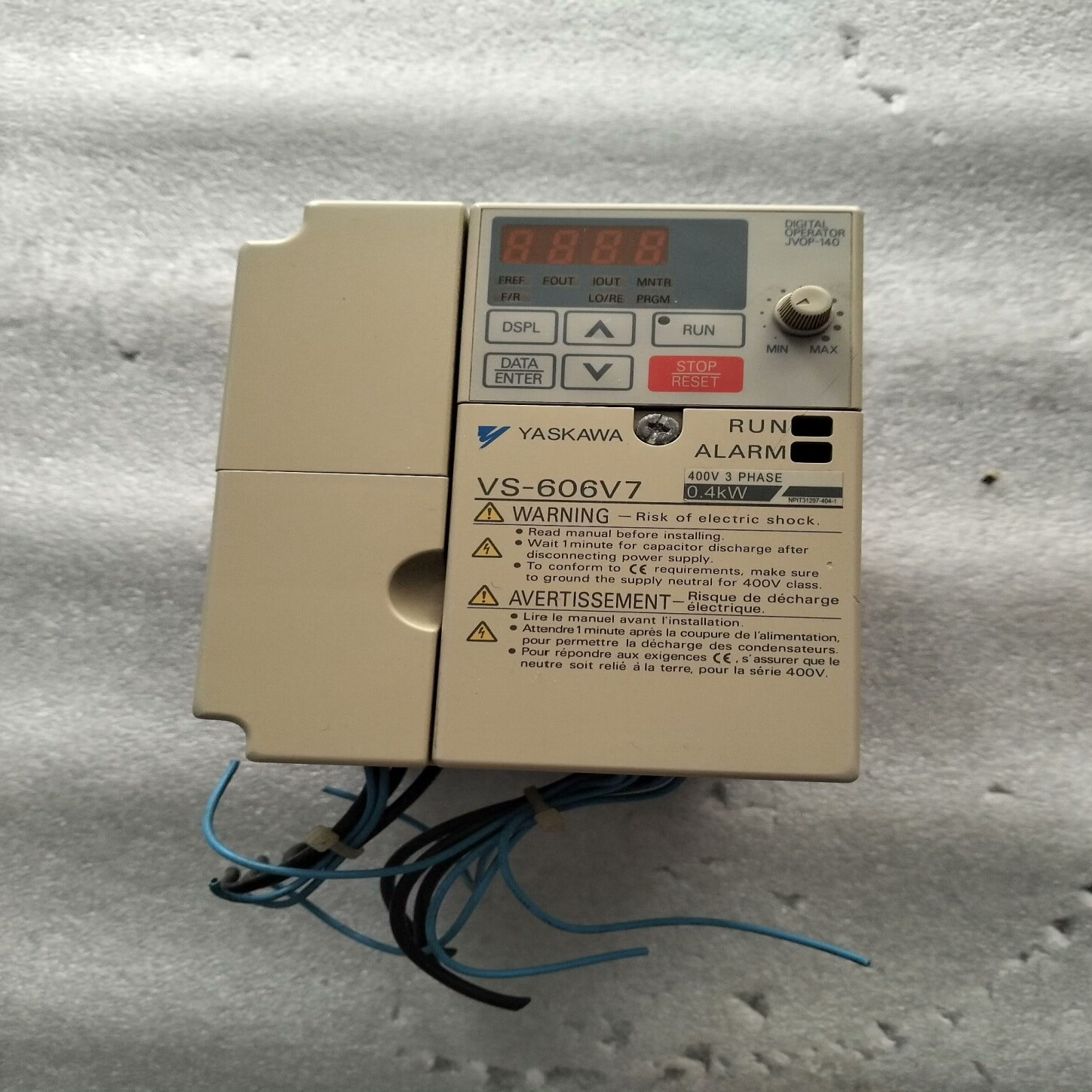 CIMR-V7AT40P4安川变频器，0.4KW，380V，询价