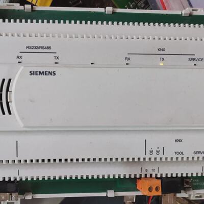 SIEMENS PXC001E.D System controller for the integration of K