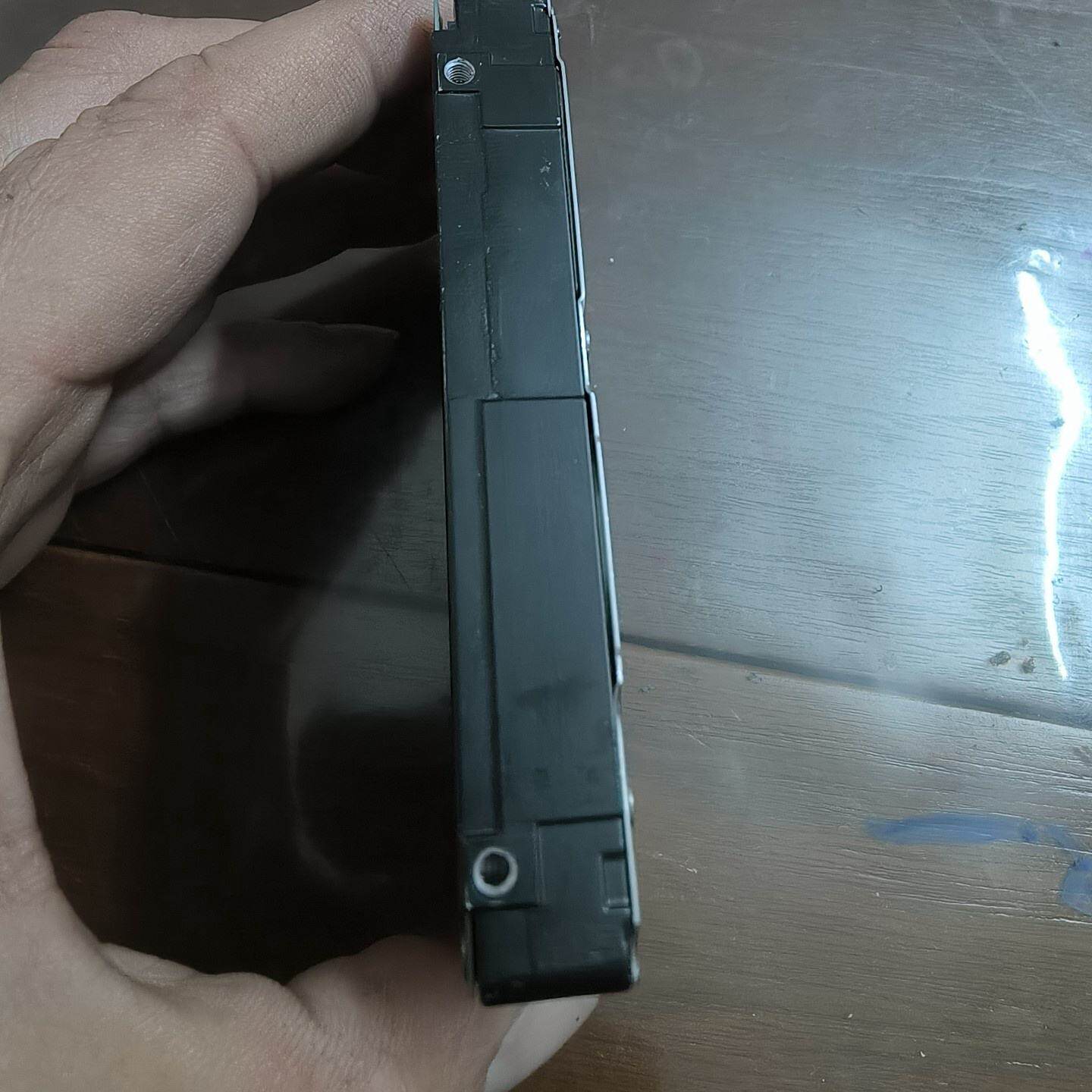 希捷硬盘4TB 实物图片！朋友搬场地找到的，识别不了！问题件--议