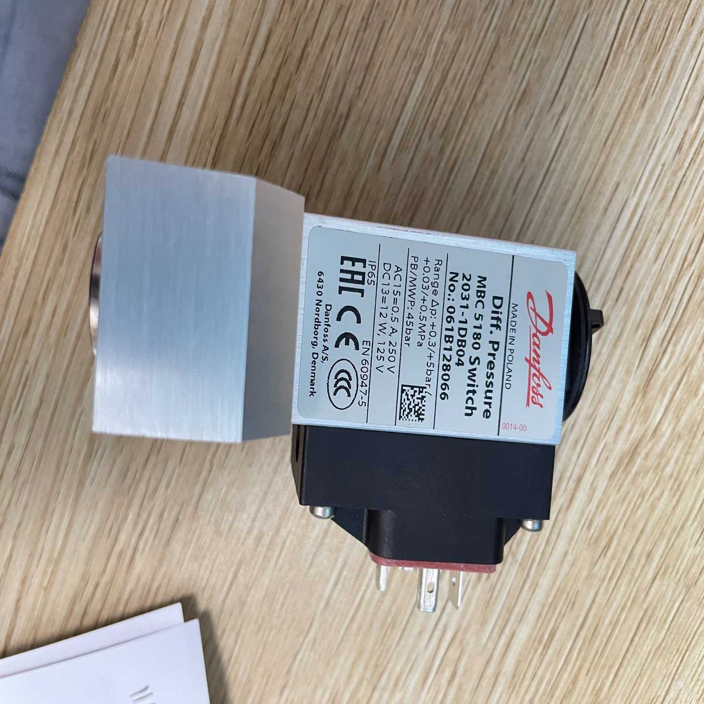 丹佛斯压力开关061B128066原厂可议价（佳毅工控）