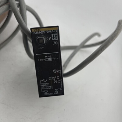 OMRON E3JMDS70M4G PHOTOELECTRIC SWITCH 24240VAC USED  WORKIN