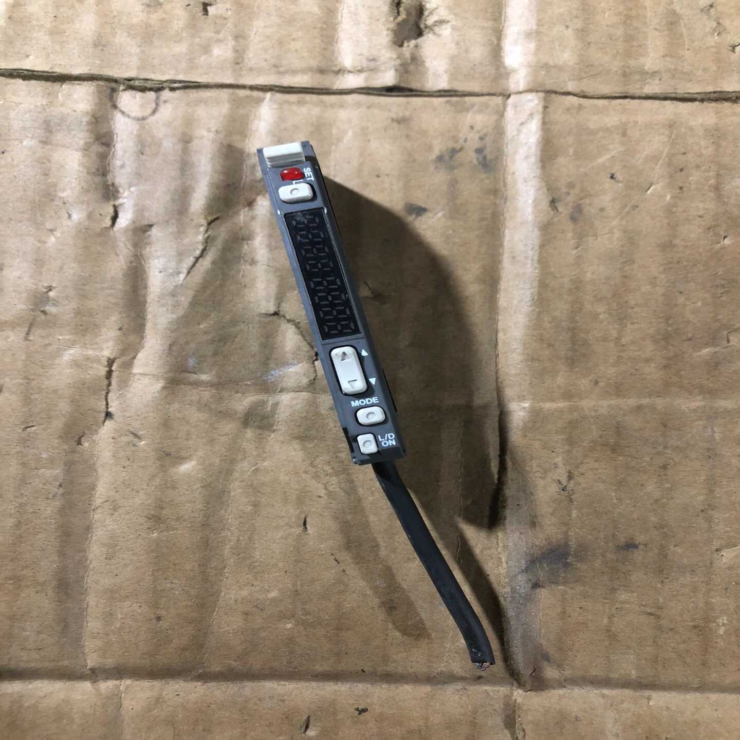 FS-V21RP基恩士放大器，的，，成色如图，48询价