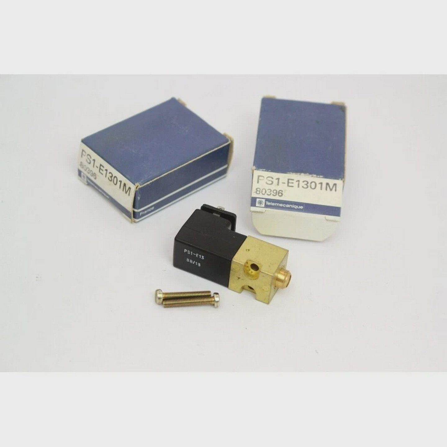 2PcsTELEMECANIQUE80396PS1-E1301MPS1-E13Electrovanneacc