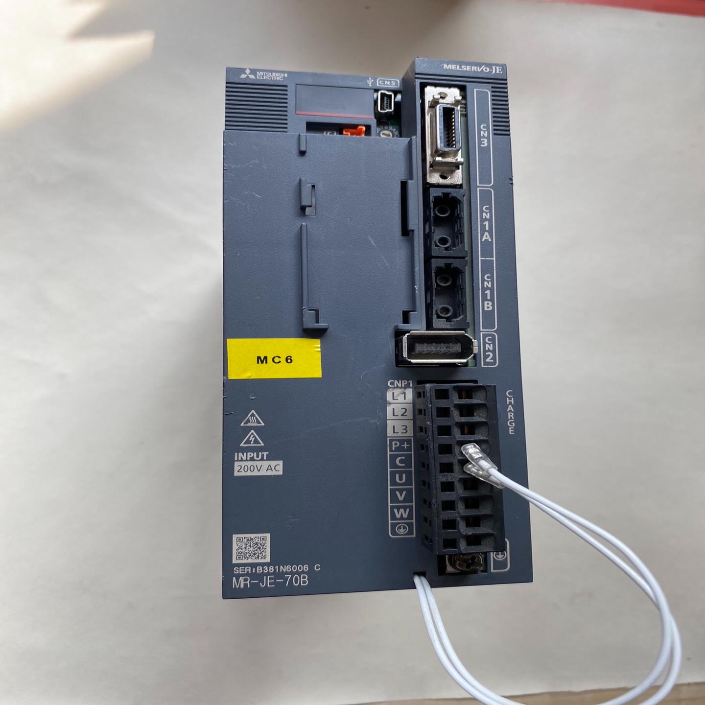 三菱驱动器，型号MR-JE-70B,实物如图，功能包好，不是